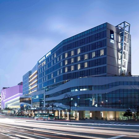 Novotel Ambassador Suwon Esterno foto
