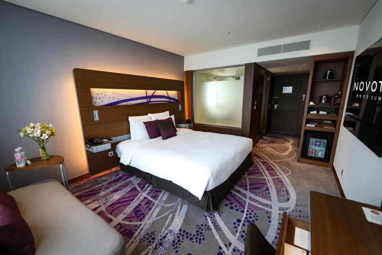 Novotel Ambassador Suwon Esterno foto