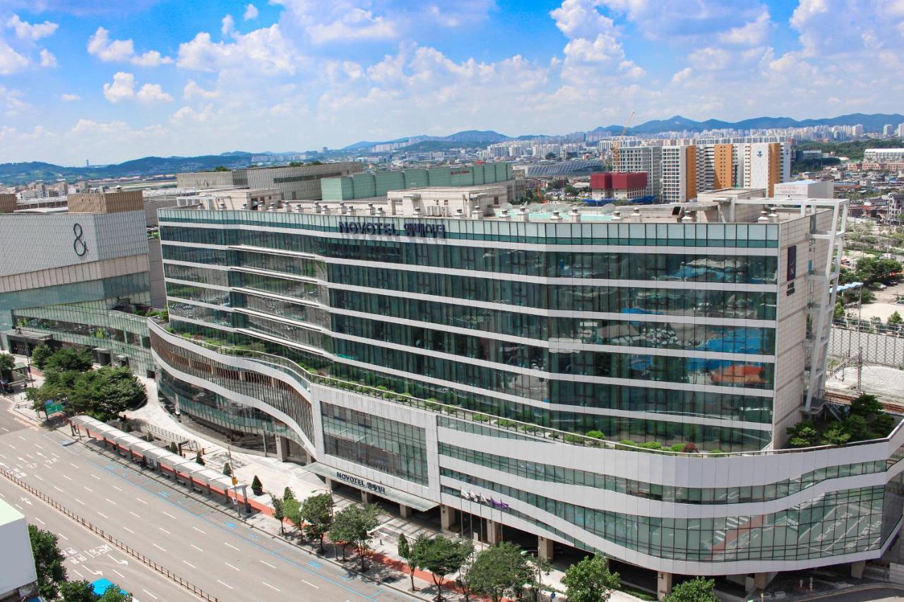 Novotel Ambassador Suwon Esterno foto