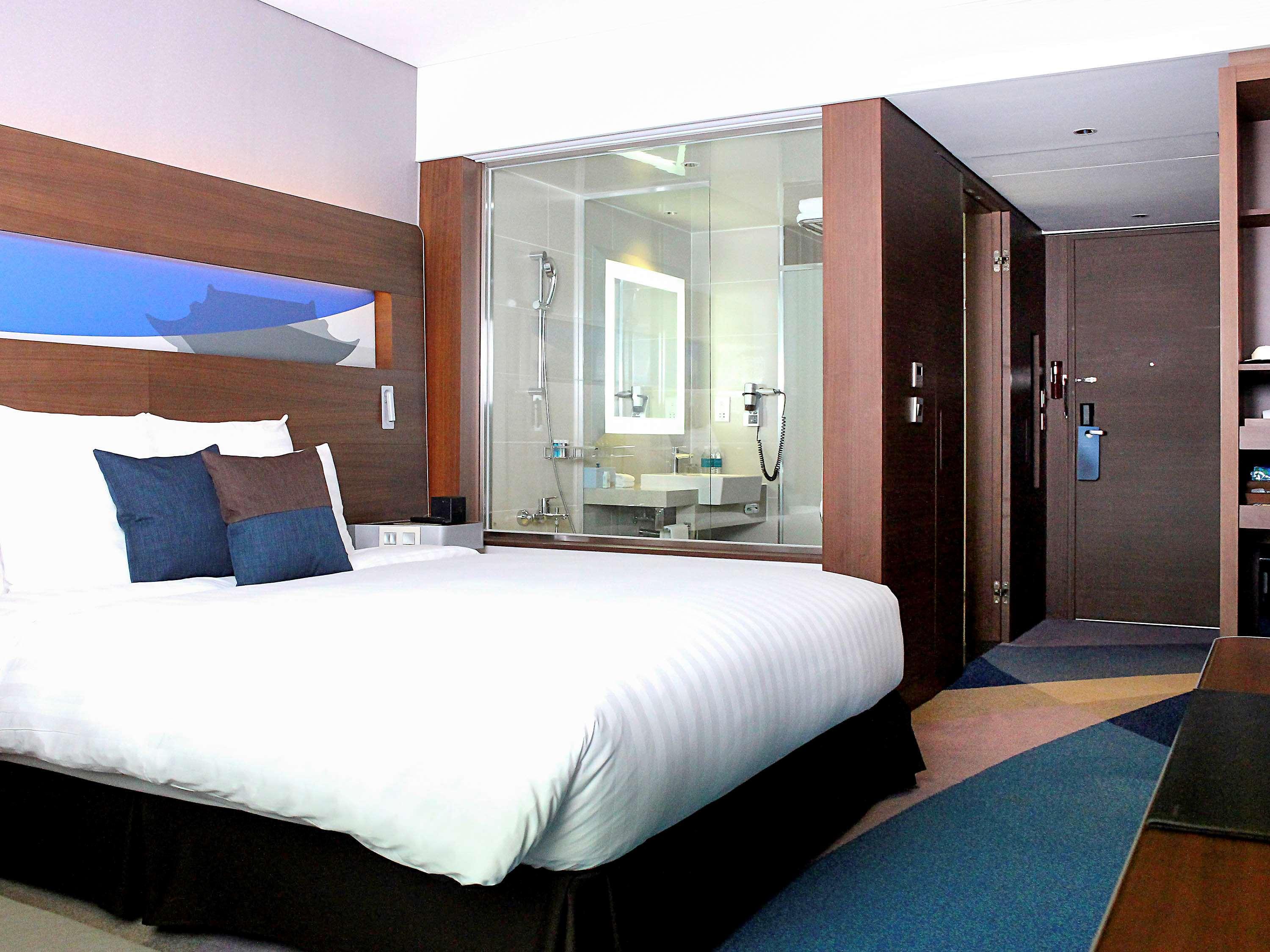 Novotel Ambassador Suwon Esterno foto