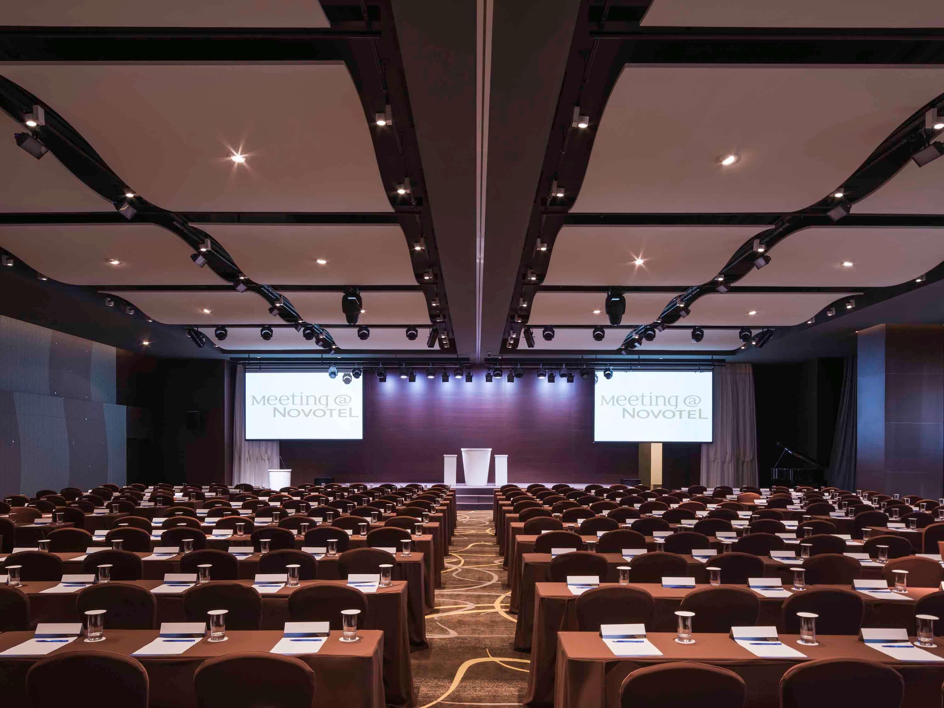 Novotel Ambassador Suwon Esterno foto