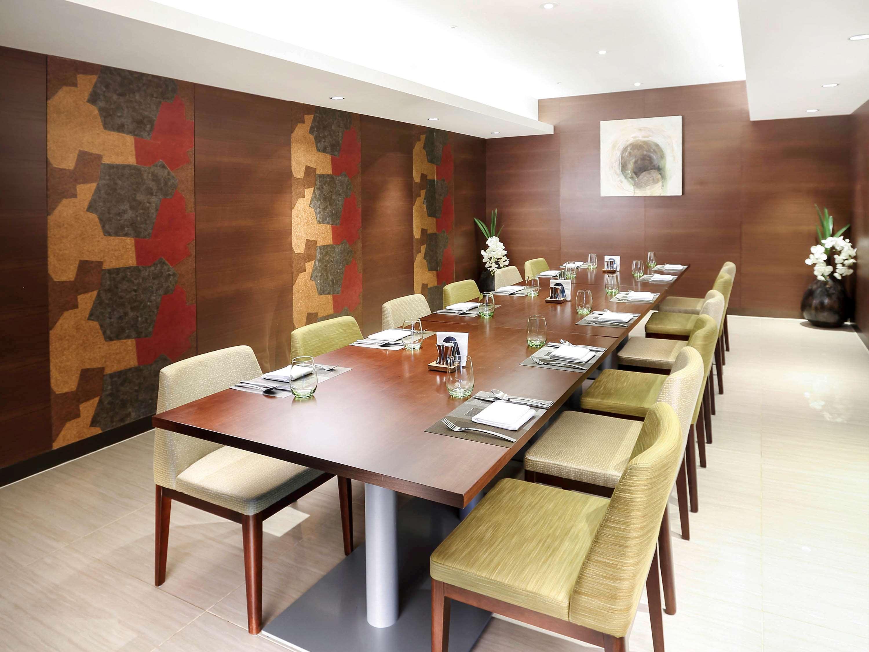 Novotel Ambassador Suwon Esterno foto