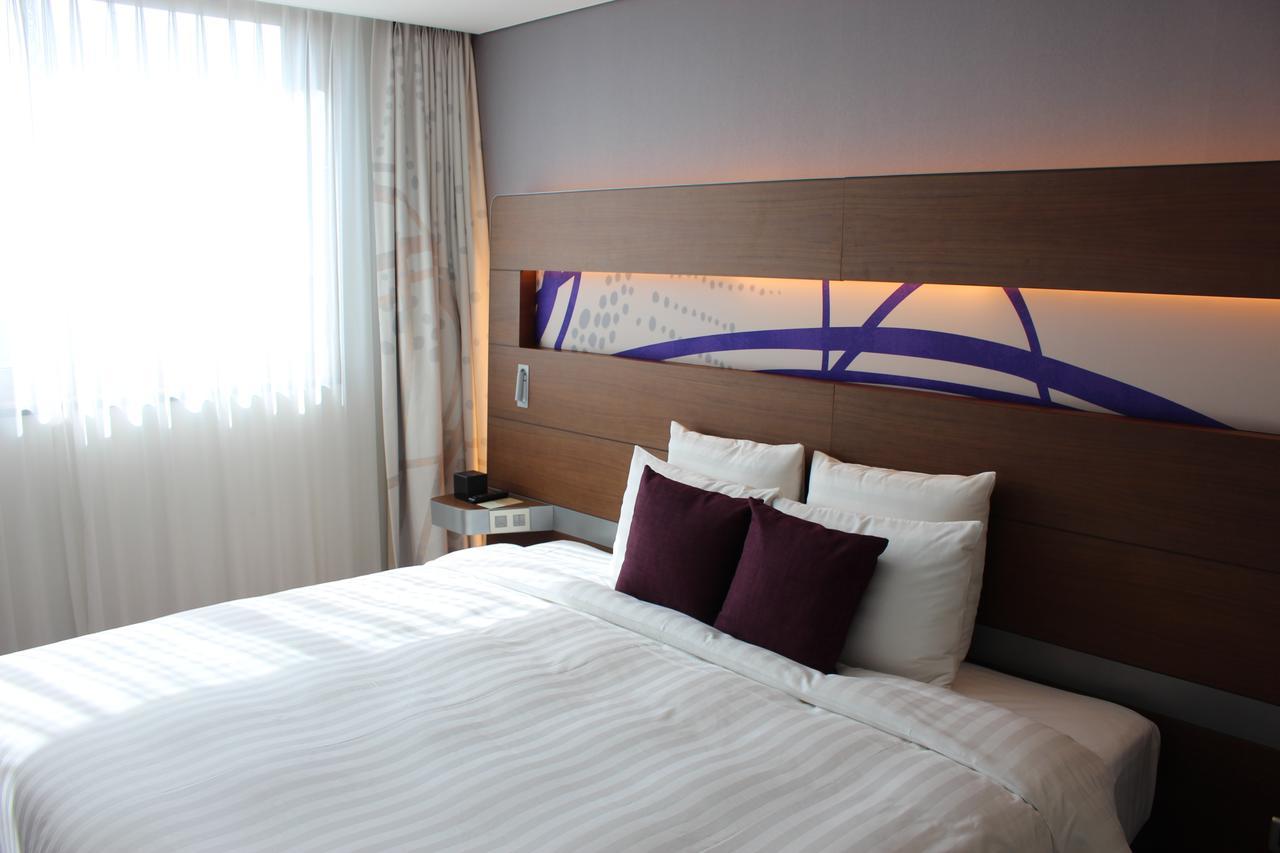 Novotel Ambassador Suwon Esterno foto