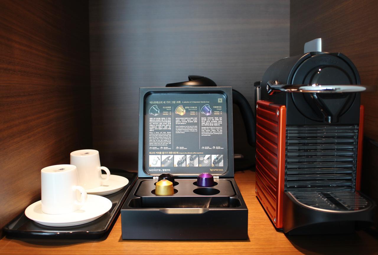 Novotel Ambassador Suwon Esterno foto